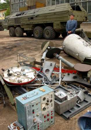 dismantled_ss-23_missiles_1sept2002.jpg